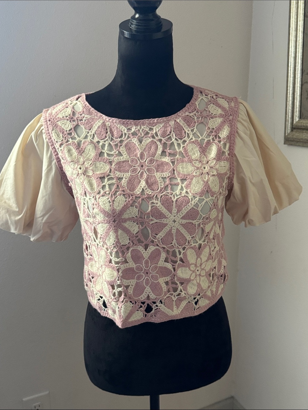 Honey & Sparkle Floral Crochet Lace Pink & Cream Puff Sleeve Women’s Top Sz
